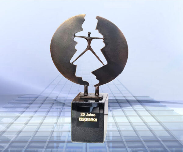 Skulptur Das Verbindungsglied - Tolles und exklusives Geschenk für Firmen, Geschäftspartner, Kunden, Geschäftsführer, Lieferanten, Kooperationen und für Mitarbeiter. Gravur möglich