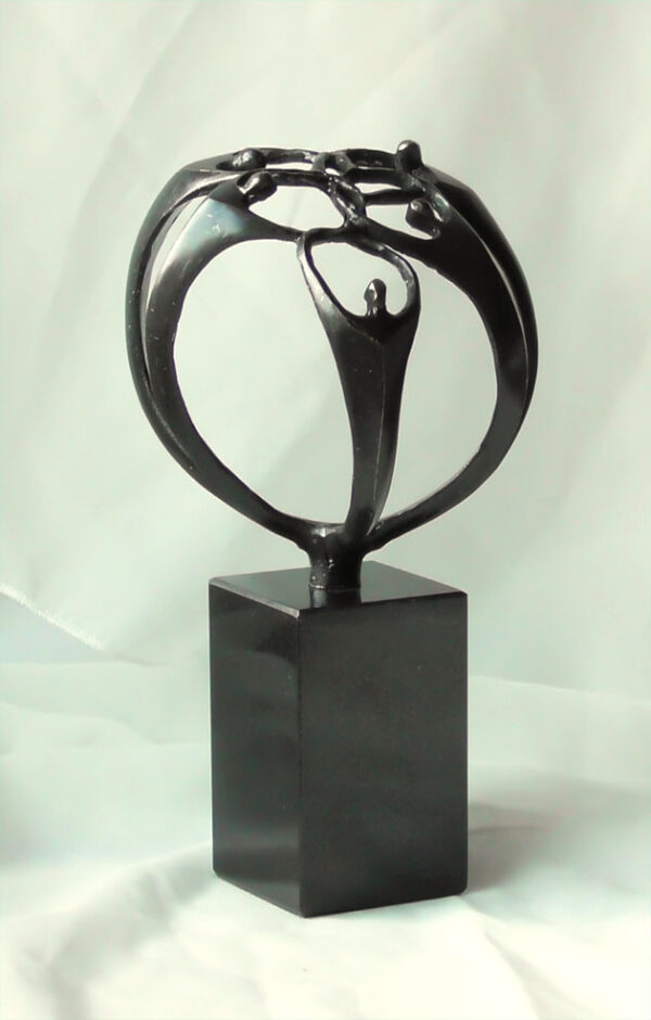 Bronze Skulptur Der Zusammenhalt Hochwertige Bronzeskulptur zum Firmenjubiläum, für Geschäftspartner, Kunden, zur Firmeneröffnung, Geschäftsübernahme oder zum Geburtstag.