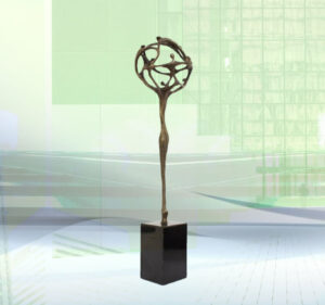 Skulptur Dynamische Inspiration - Schönes und exklusives Geschenk zur Geschäftseröffnung, Firmengründung, für Firmenkunden, als Hochzeitsgeschenk, zur Hauseinweihung oder runder Geburtstag.