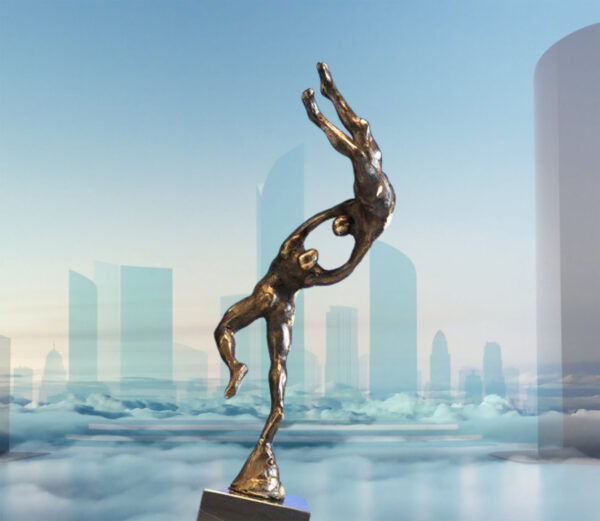 Bronze Skulptur Dynamische Zusammenarbeit - Kreatives Geschenk für Firmenkunden, Geschäftsgründung, Firmengründung, Firmenjubiläum, Geburtstag Geschäftsführung/Chef/Chefin. mit Gravur von Text und Logo