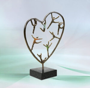 Skulptur Herzenskinder - Tolles Design-Objekt zur Dekoration für das Wohnzimmer oder Arbeitszimmer. Auch als Geschenk zum Dank oder zur Anerkennung und Wertschätzung. Auch mit Gravur