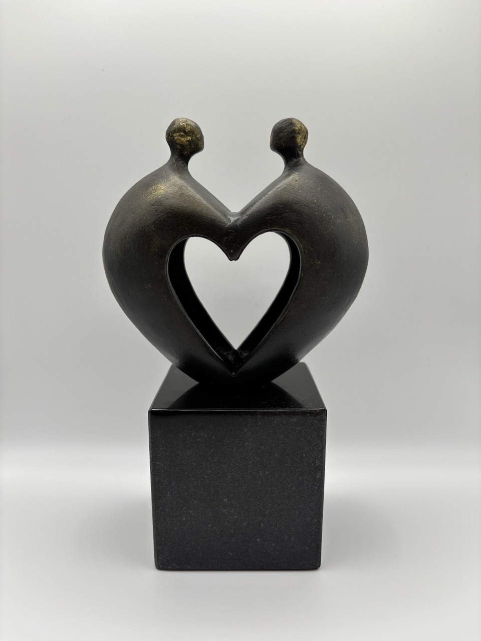 Skulptur "Im Herzen vereint" Geschenk zur Hochzeit, Partnerschaft, Verlobung, Heirat, Heiraten, Verliebte, Jahrestag, Partner, Liebe, Beziehung