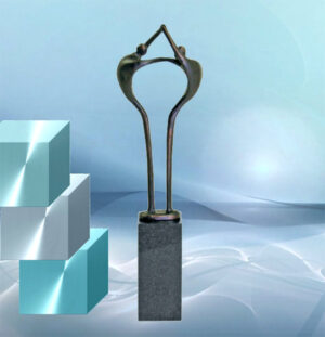 Skulptur von Mensch zu Mensch Geschenk zur Hochzeit, Hochzeitsgeschenk, Firmenjubiläum, für Geschäftskunden & Geschäftspartner, Zusammenhalt in der Familie, Wir sind ein Team.Auch mit Gravur